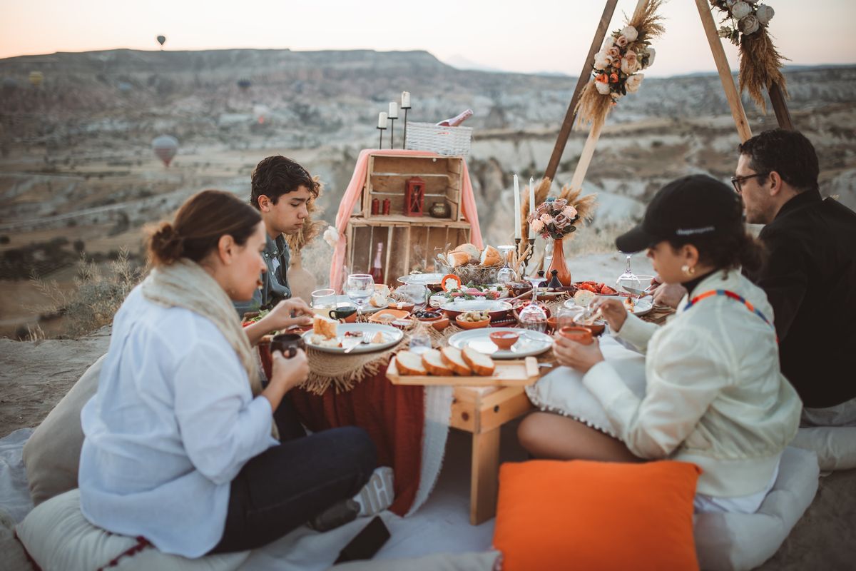 Balonlu Vadi Kahvaltısı